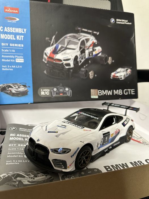 Mașinuță RC Rastar BMW M8 GTE – Asamblată, Gata de Folosit