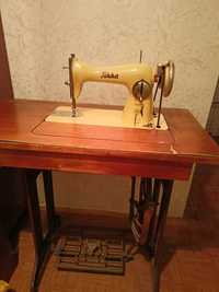 Срочно ножная швейная машинка Tikka