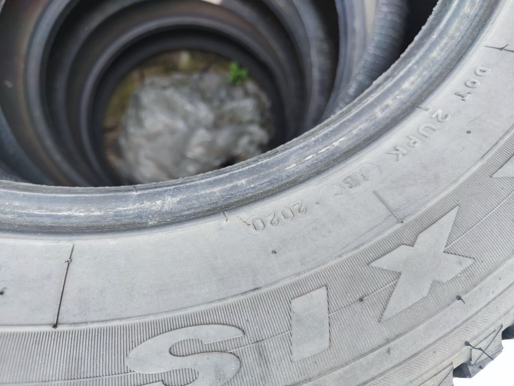 Комплект зимних шин 225/65 R17