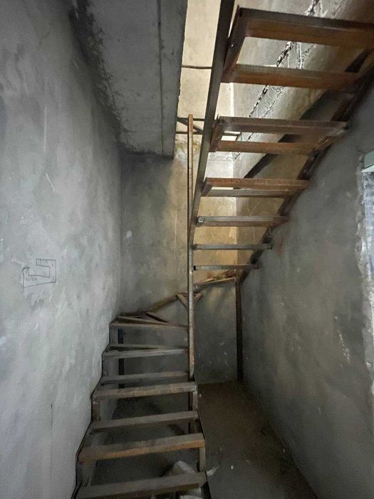 Новостройка Махтумкули 4 комнат коробка 140 кв.м. +мансарда