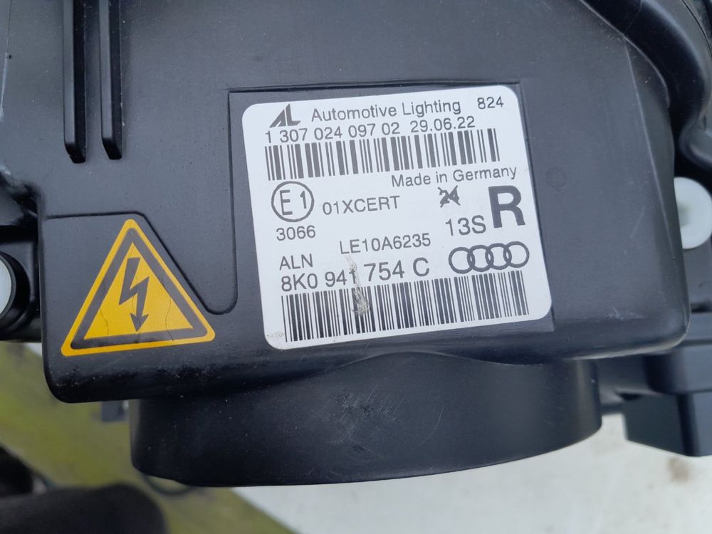Десен фар за Audi A4 2012- 15
