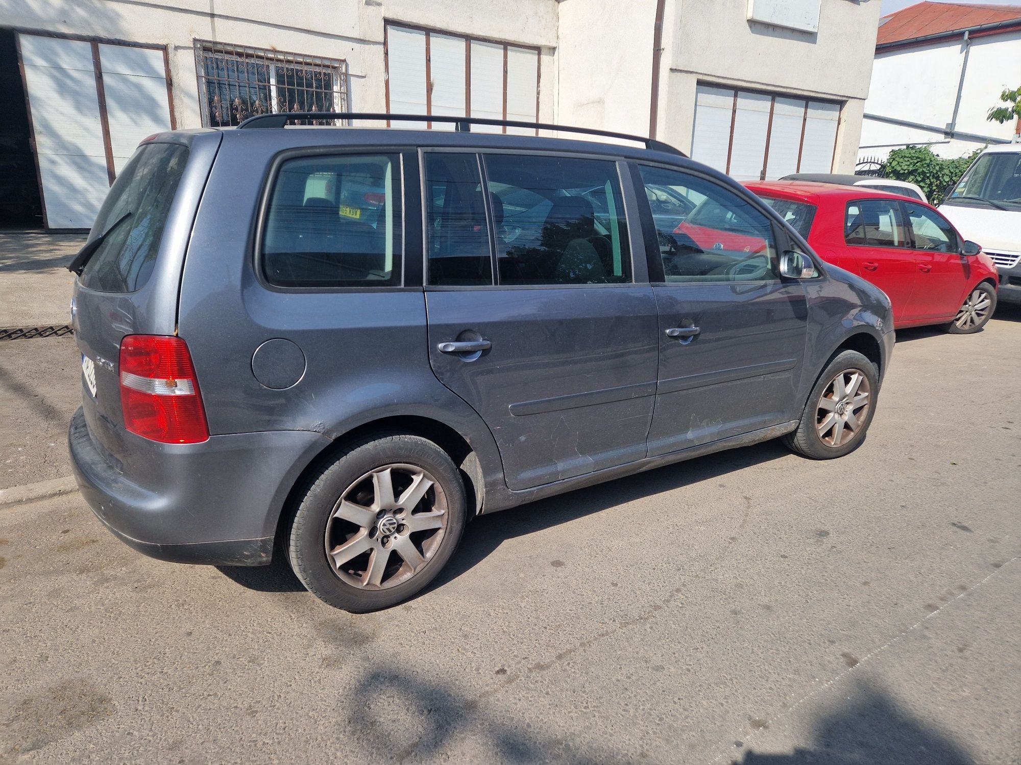 Dezmembrez touran 1.6 FSI