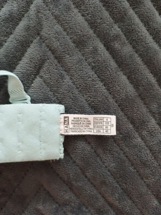 Sutiene noi diverse culori