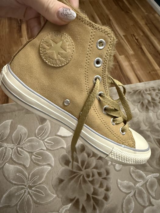 Converse imblaniti dama