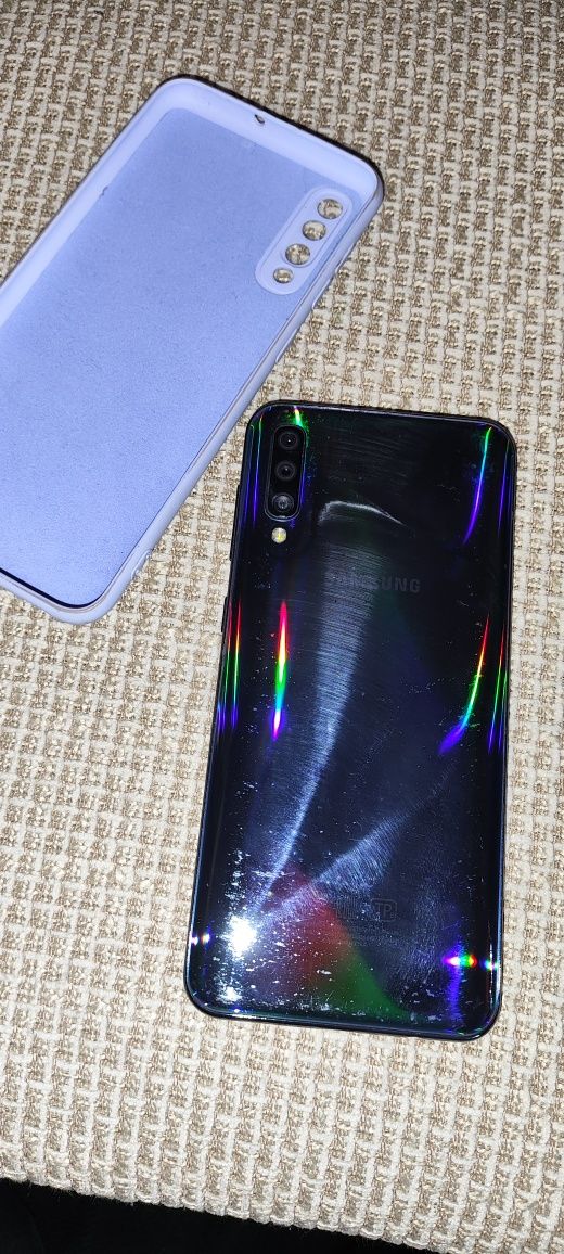 Продам Samsung Galaxy A50 128 гб