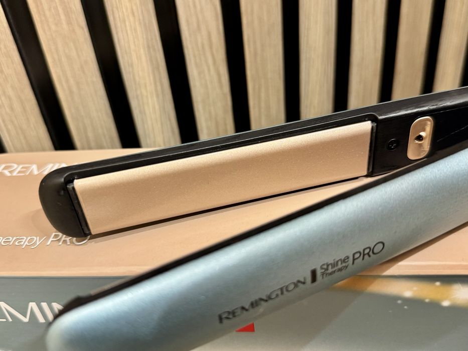 Нова преса за коса Remington S9300 Shine Therapy Pro