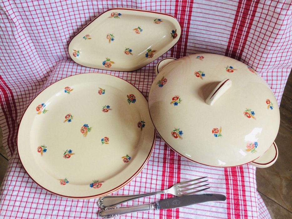 Френска ретро керамика - чинии и супник