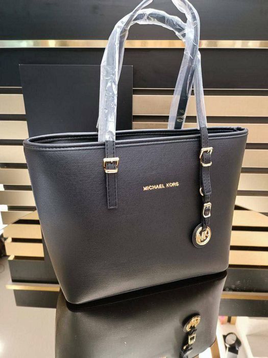 Genți damă diferite modele și mărci