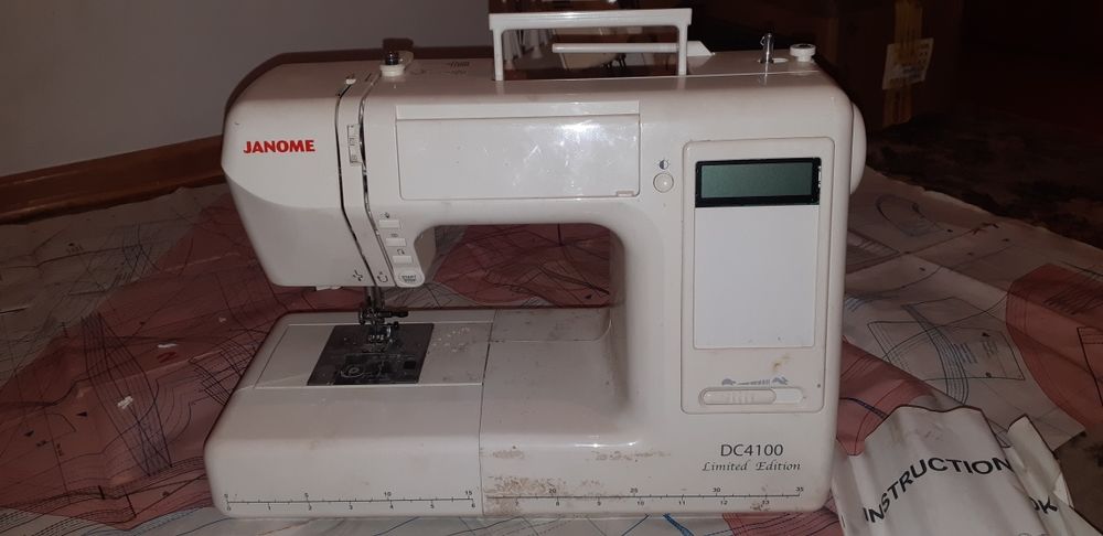 Швейная машина произв. JANOME и оверлок Merrylock