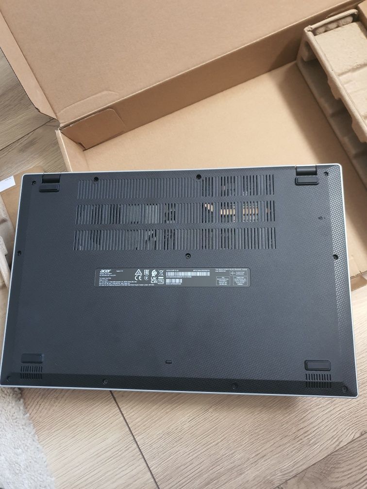 Laptop Acer Aspire 3 A315-51OP-31J5 i3 silver nou la cutie , garantie