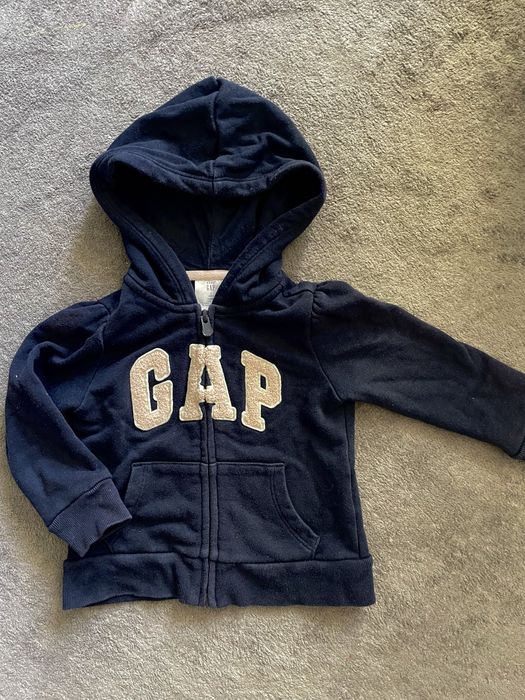 Блузки, суитшърт GAP, дънки H&M 98 рр