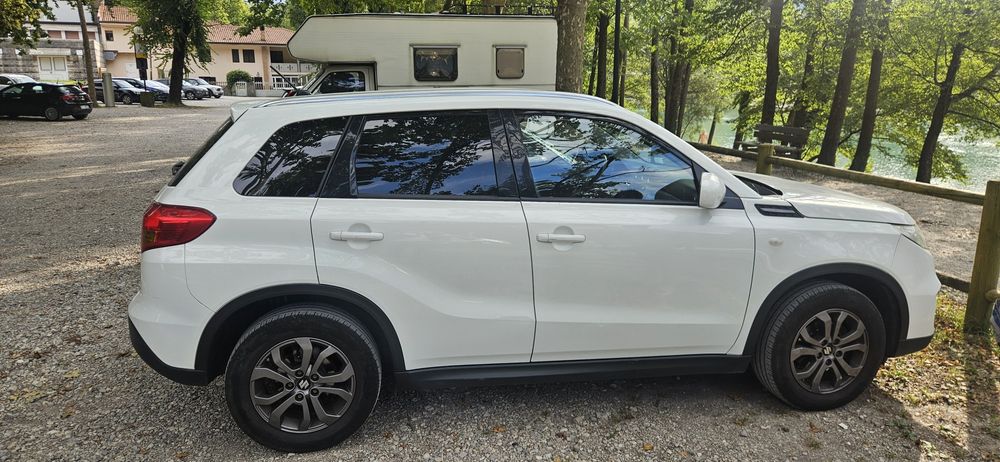Suzuki Vitara 
2016
174000
120 CP
Clima
Climatizare