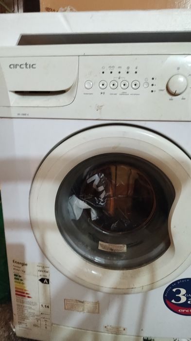 Vând mașină de spălat rufe