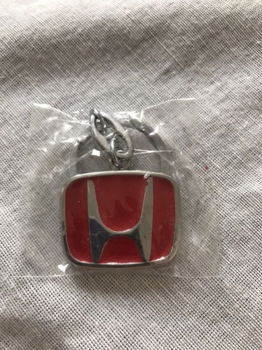 Продавам ключодържатели Хонда
