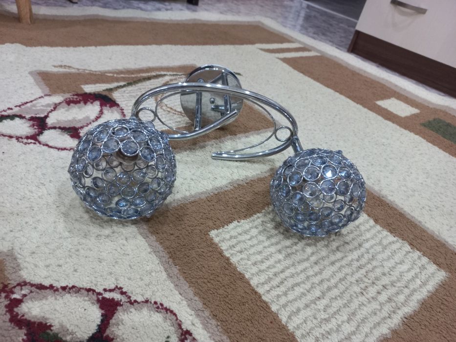 Продам люстру двухрожковую