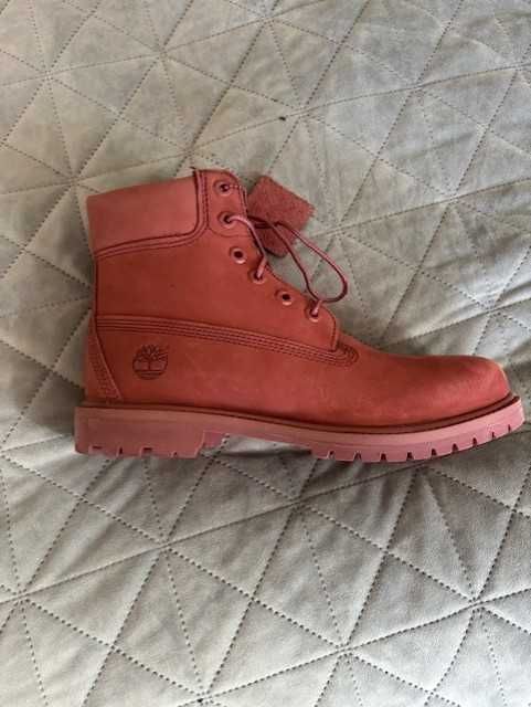 Дамски водоустойчиви боти Timberland. Нови. Червени.
