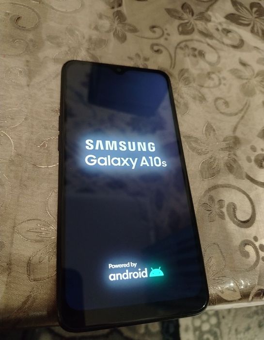 Samsung a10 telefon sotiladi
