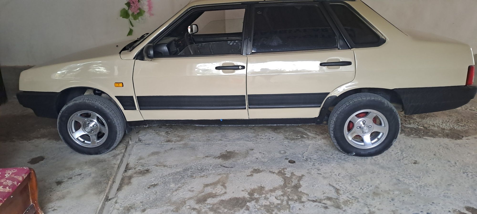 продаются 21099 продаются срочно