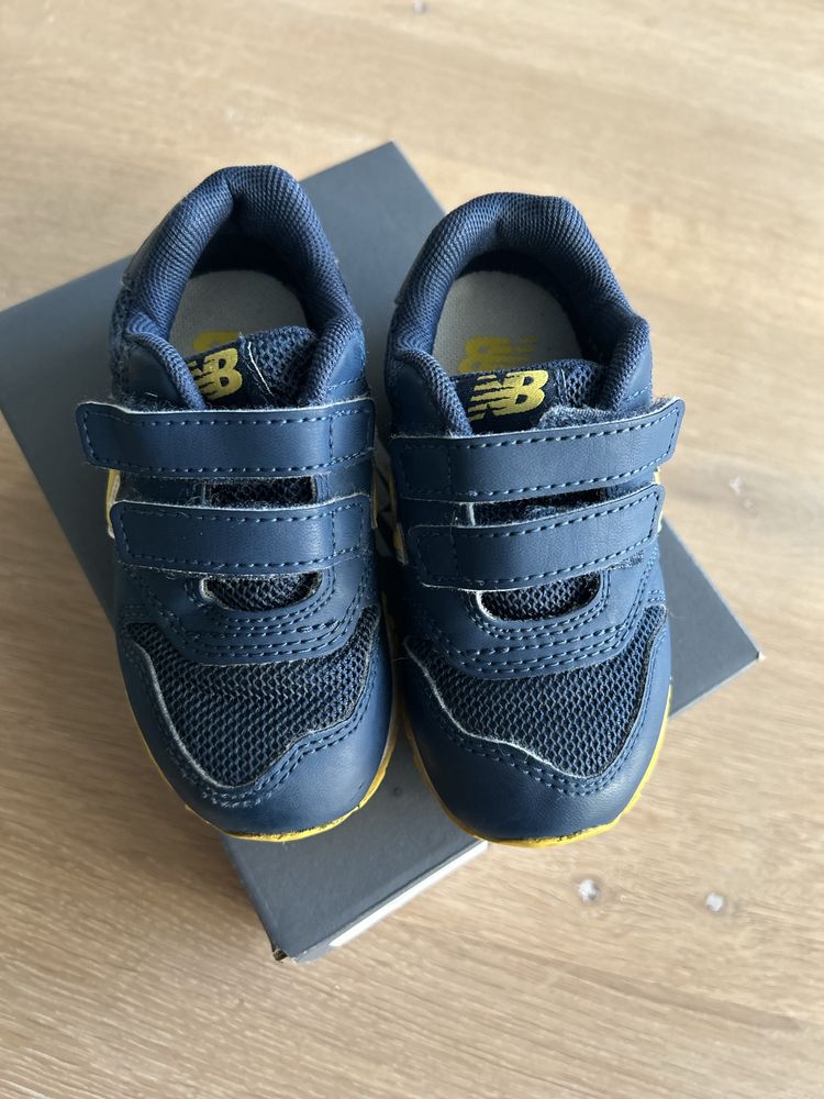 Маратонки New Balance размер 22,5