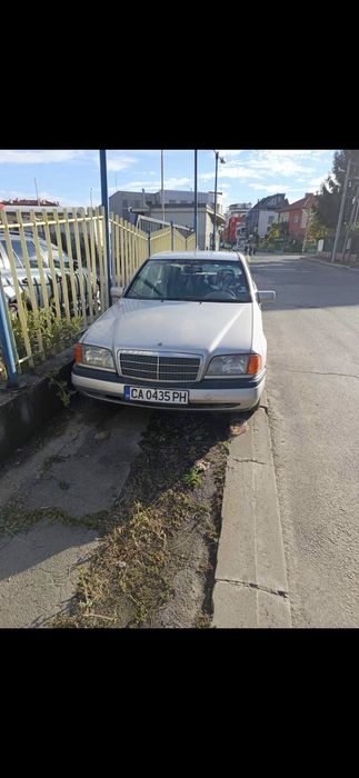Мерцедес Ц200 /  Mercedes C200