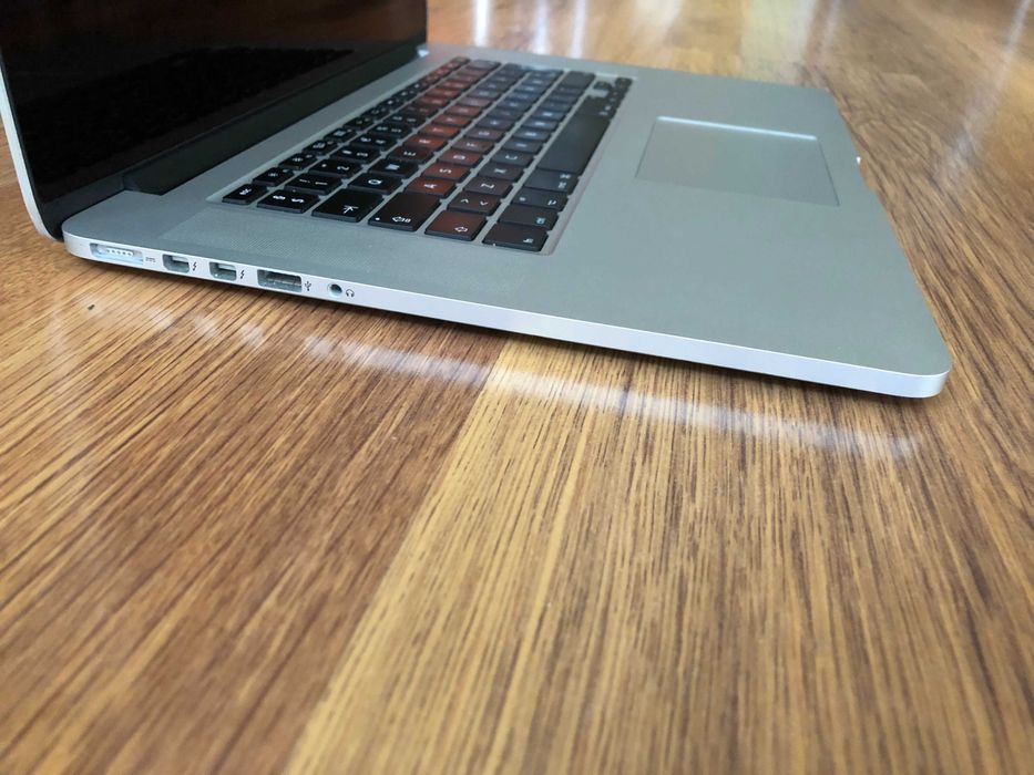 15.4 Retina Core i7 Apple MacBook Pro Mid 2015 16GB RAM/256GB SSD/Iris
