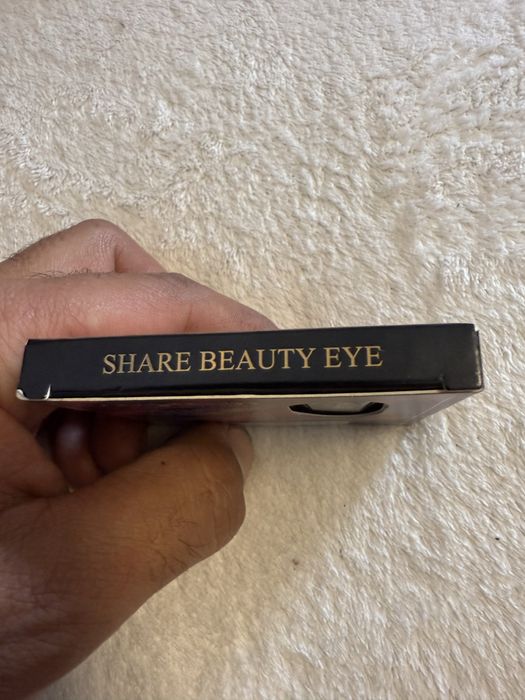 Контактни лещи цветни