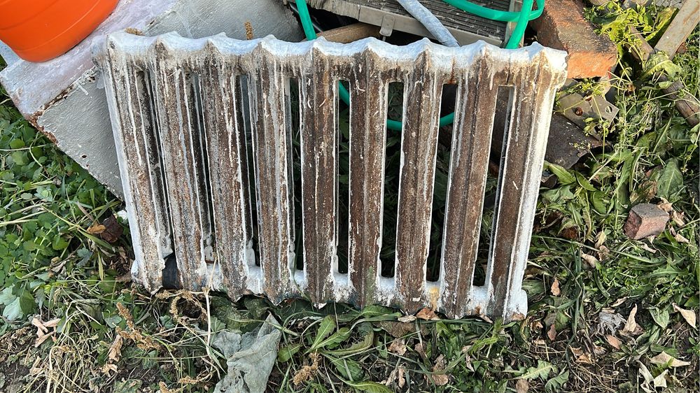 Продам чугуные батареи