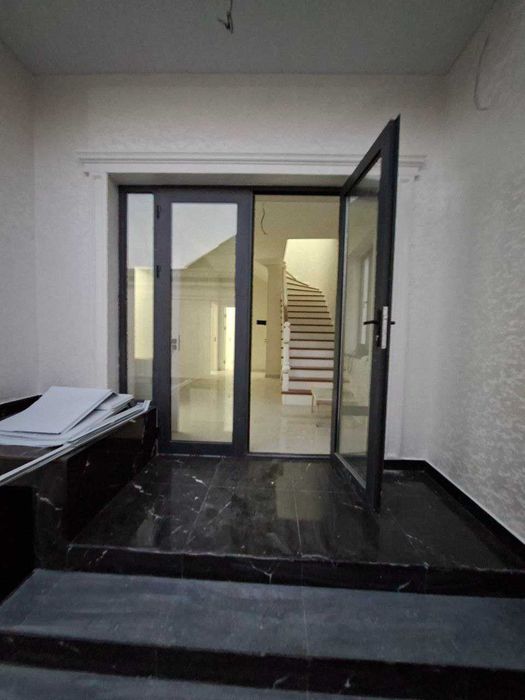 Сергели , Кумарык. 2 сотихда 6 xonali зор uy sotaman.