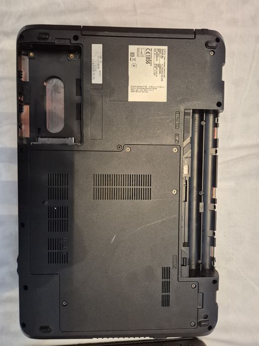Laptop Fujitsu Series AH502