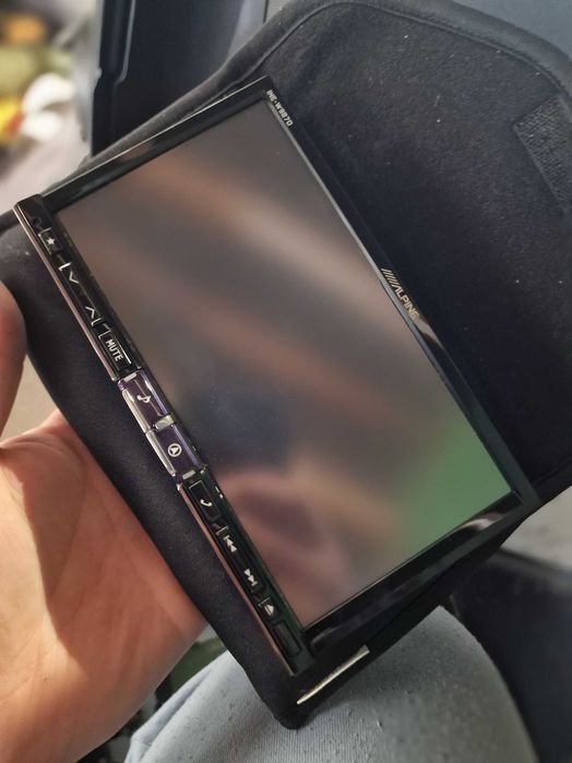 Vand fata / Display navigatie Alpine