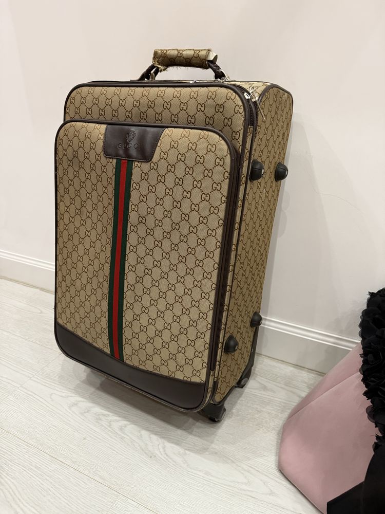 куфар Gucci GG Supreme