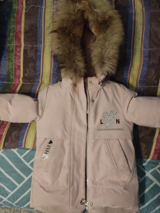 Продам курдку для девочки