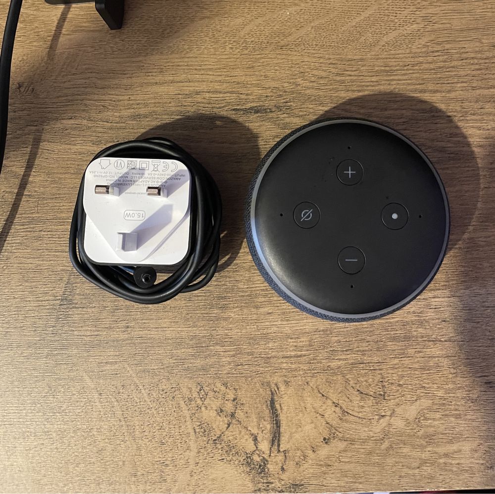 Boxa inteligenta Amazon Echo Dot 3rd Gen, Negru UK Plug