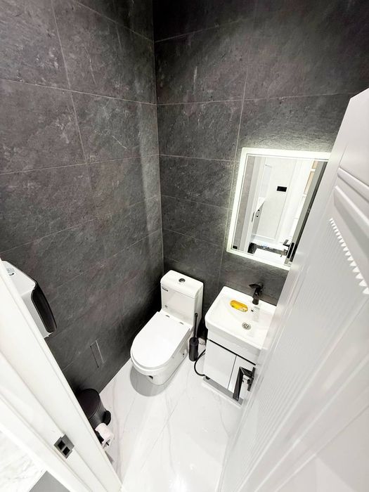 Готовый офис в аренду. Ор-р: стадион СТАРТ, Breadly. Площадь:  85 м²