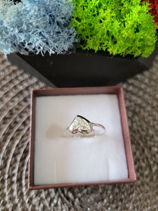 Дамски сребърни пръстени. Състояние ново. Проба 925