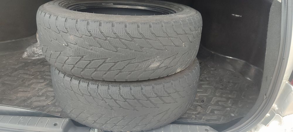 Шины всесезонные б/у. 2 шт.