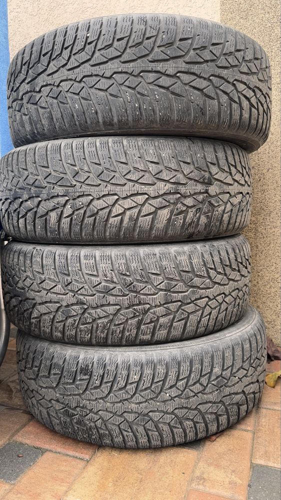 Nokian Anvelope de iarna  215 65 R16