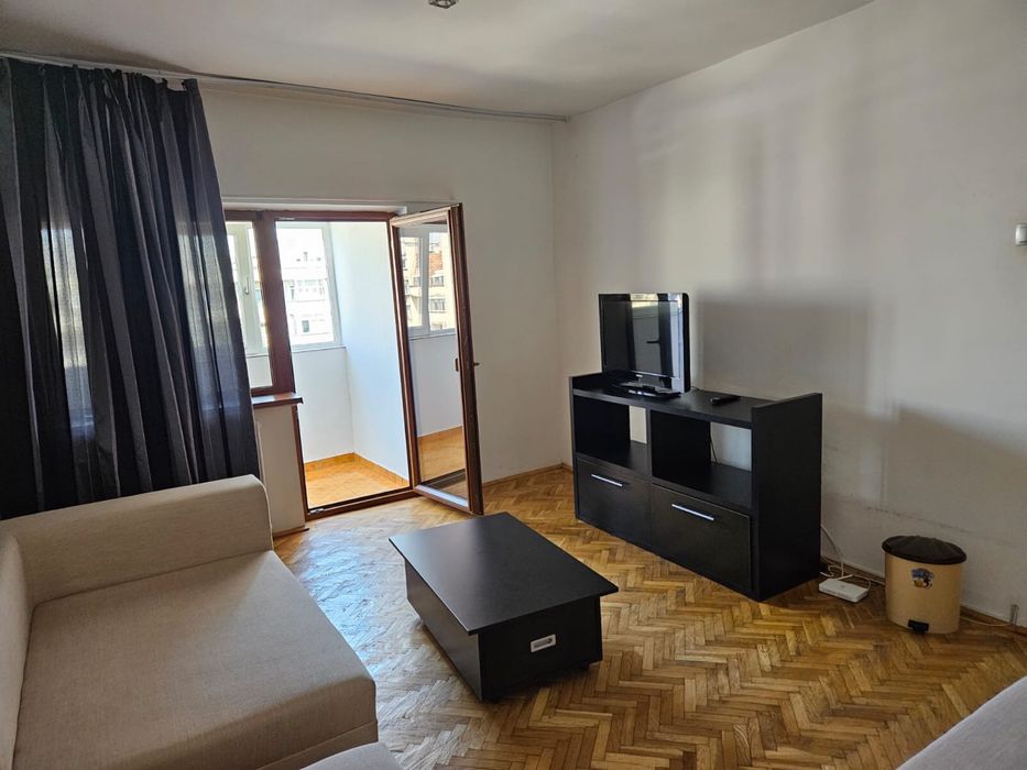 Apartament de inchiriat in Craiova centru chiar la Targul de Craciun