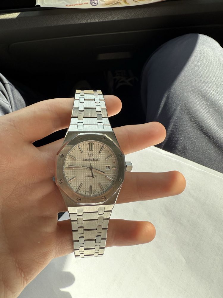 Adamari piguet часы