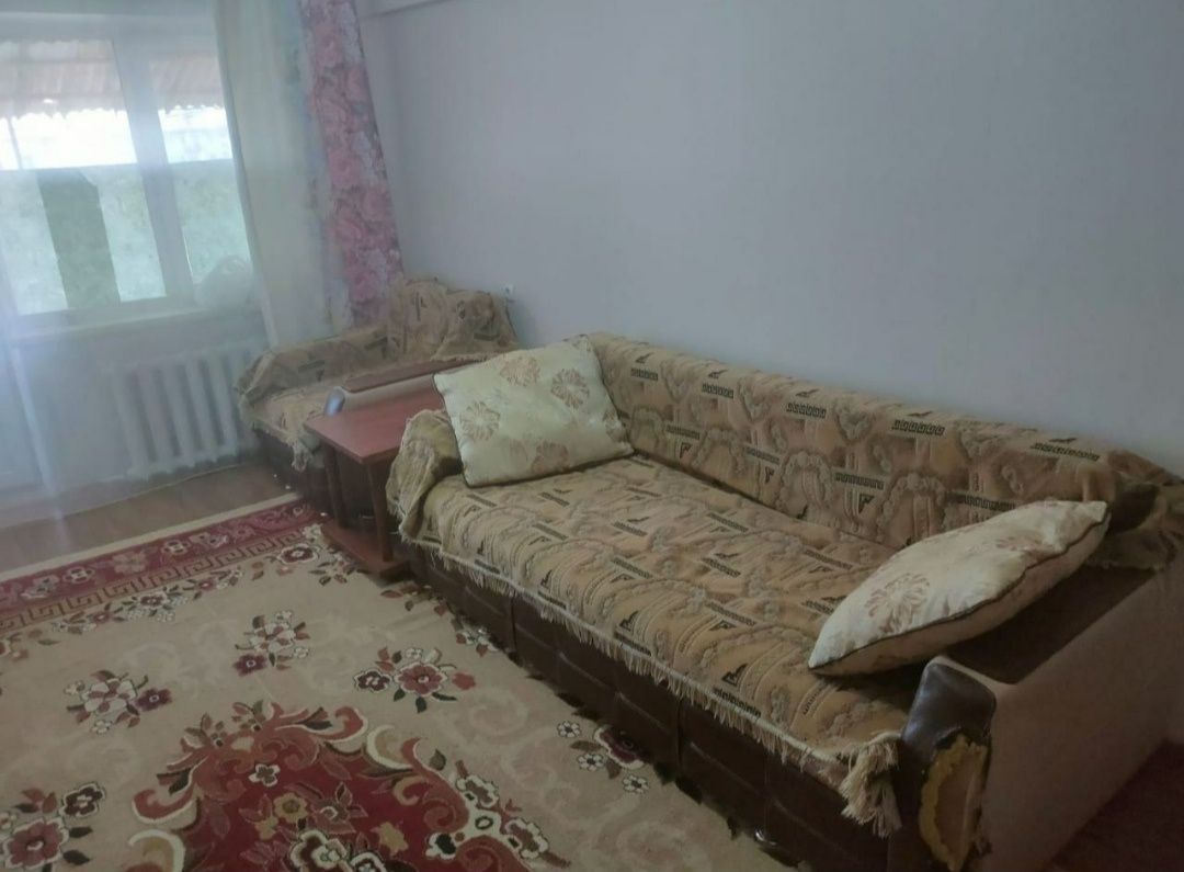 Продаётся 2-х комнатная, 3 мкр.-8