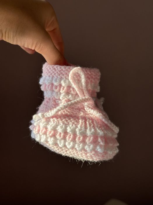 Детские вязаные пинетки