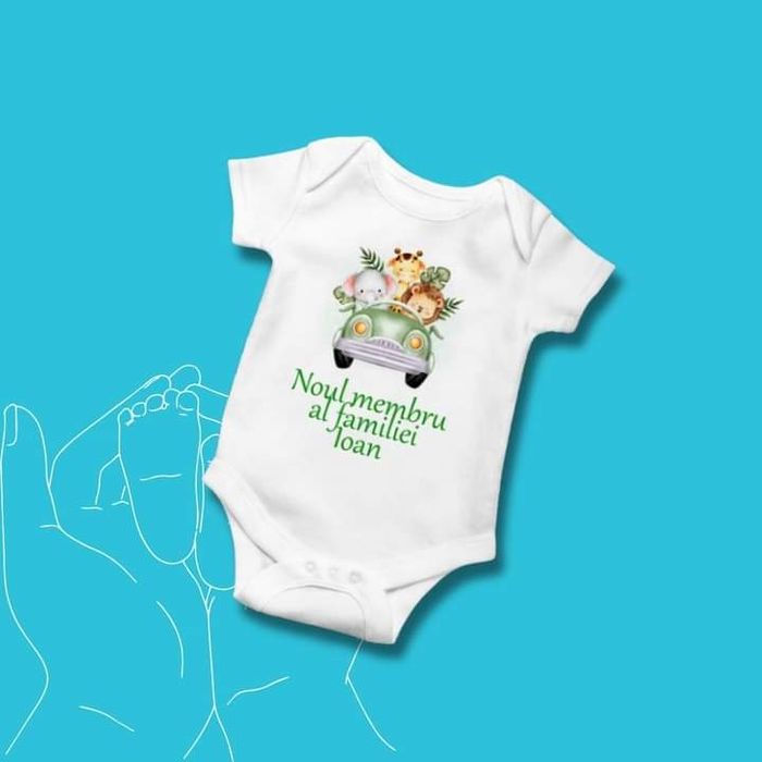 Vând body personalizat