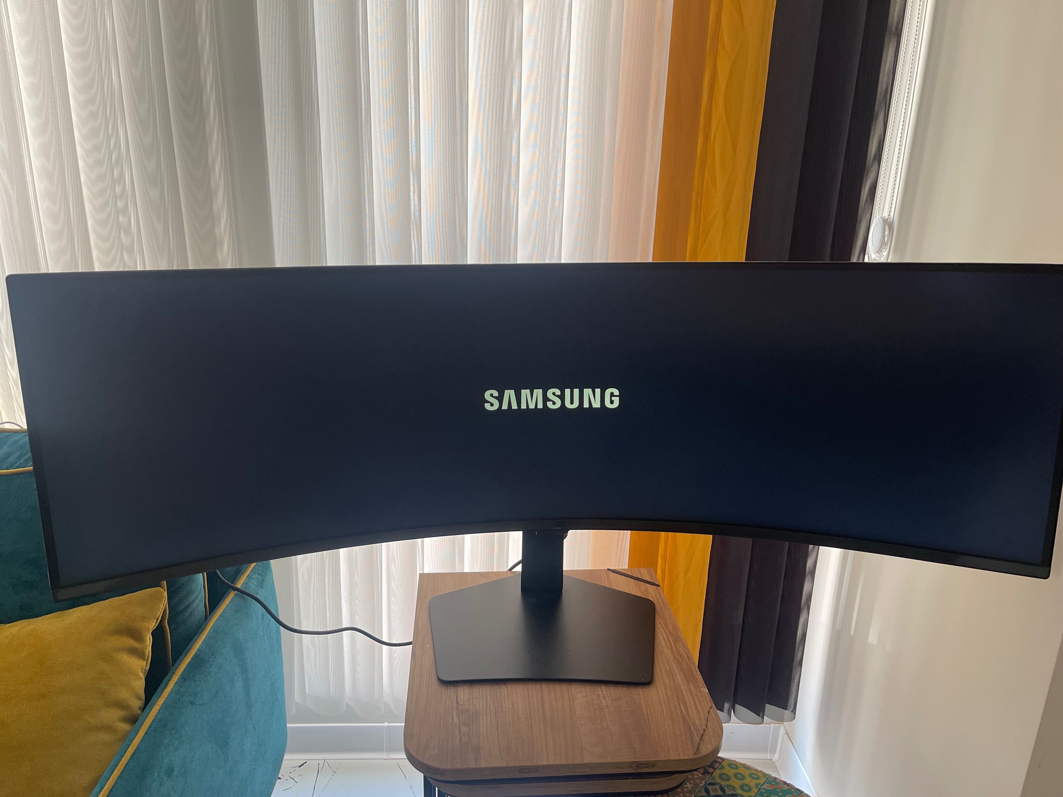 Монитор Samsung odyssey G9