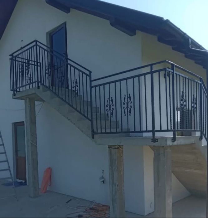 Scări metalice zincate
