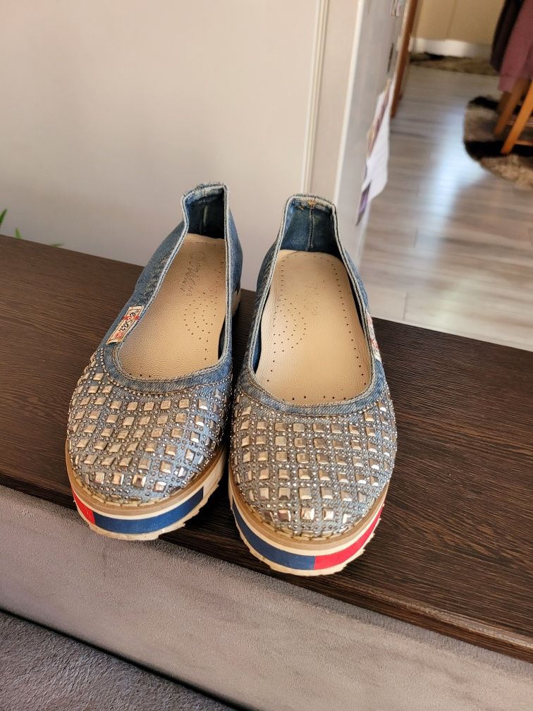 Pantofi blugi nr 36