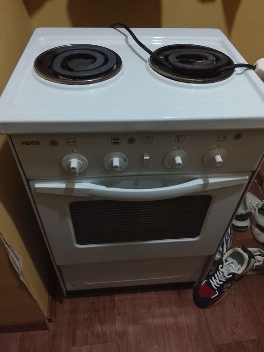 Продаю, Плиту в нормальном состоянии