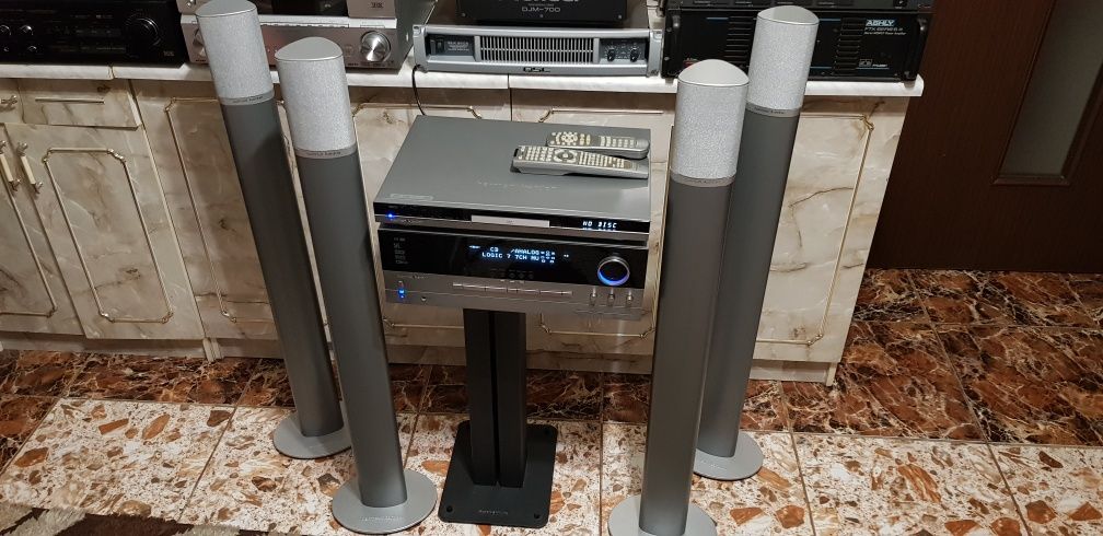 Super preț: Sistem Harman Kardon din 12 piese, adică 140 lei/produs...