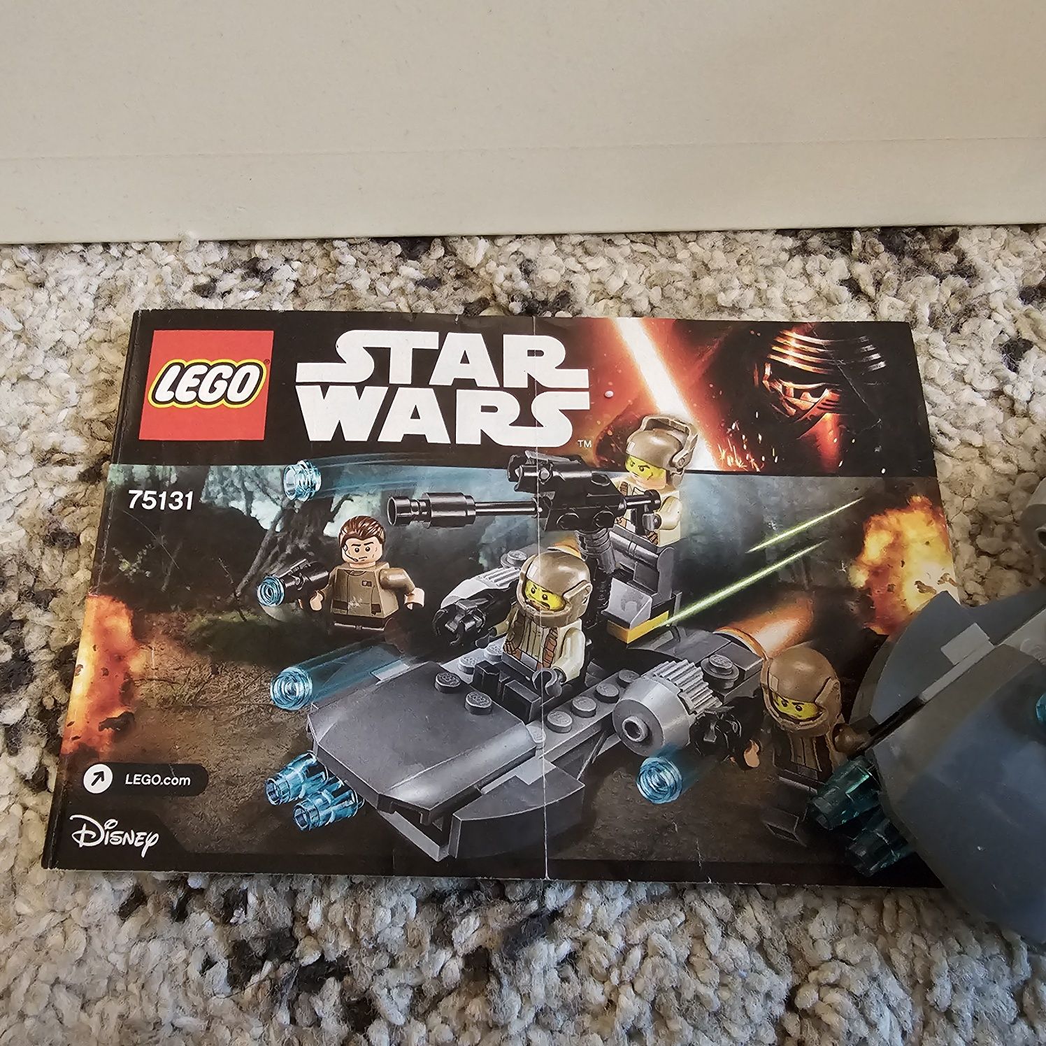 Lego Star Wars 75131 plus bonus nava și robot miniature