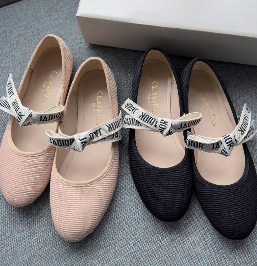 Balerini dama Dior