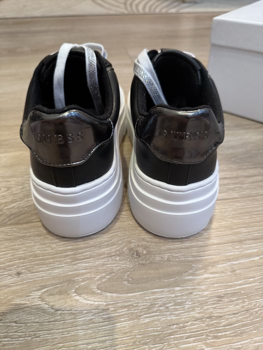 Оригинални Обувки Guess